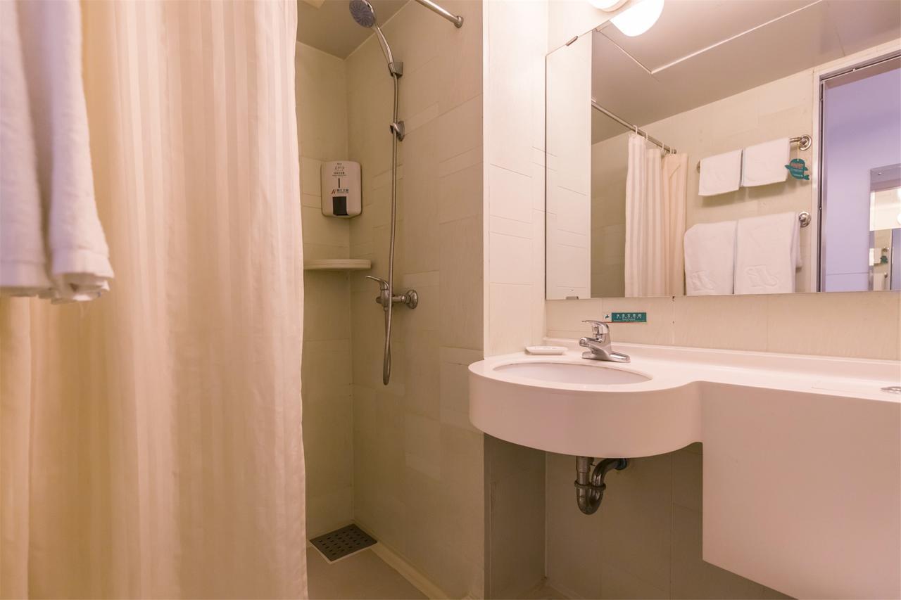 Jinjiang Inn Select Jiaxing Wanda Plaza Exterior photo